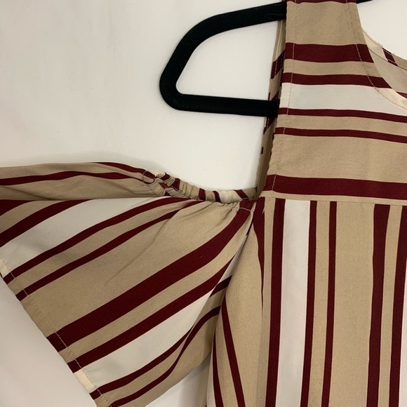 Sweet Wanderer Cold Shoulder Blouse - Picture 4 of 5